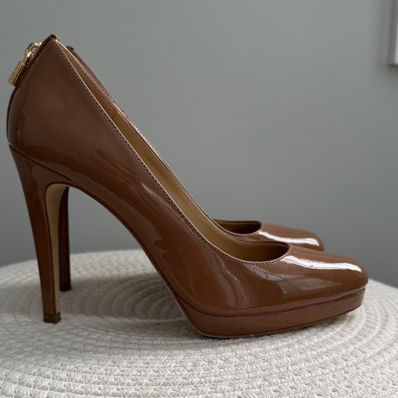 Michael Kors Tan Patent Leather Platform Heels Size 7 - Picture 3 of 5